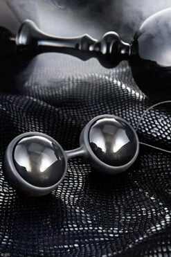 Lelo Ben Wa Beads Noir -Women's Sex Toys Shop 1 large 3 92