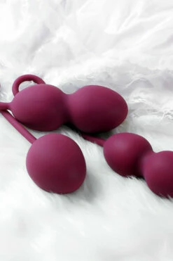 Svakom Nova Silicone Kegel Ball Set (3 Pce) -Women's Sex Toys Shop 2 large 5 10