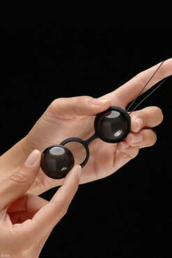 Lelo Ben Wa Beads Noir -Women's Sex Toys Shop large 4 634