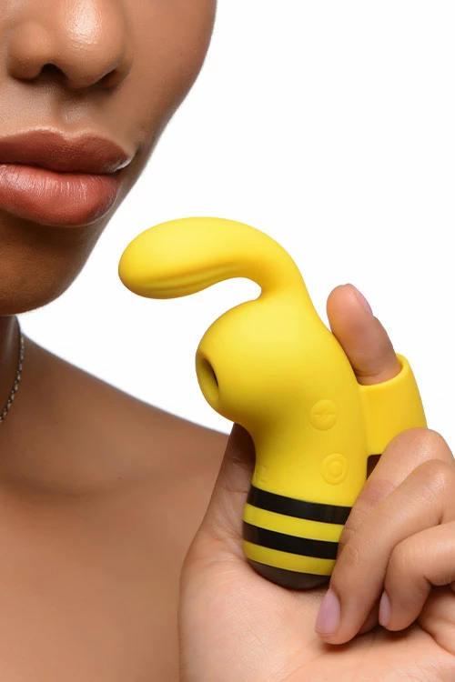 Shegasm Sucky Bee Clitoral Stimulating Finger Vibrator 5 Shegasm Sucky Bee Clitoral Stimulating Finger Vibrator - Image 5