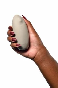 Lora DiCarlo Carezza Micro-Robotic Clitoral Massager 10 Lora DiCarlo Carezza Micro-Robotic Clitoral Massager -Women's Sex Toys Shop large 5 96