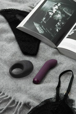 Je Joue G-Spot Bullet Vibrator & Vibrating Cock Ring Couple's Collection -Women's Sex Toys Shop large 6 76